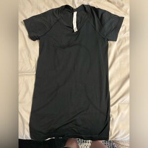 Lululemon t-shirt